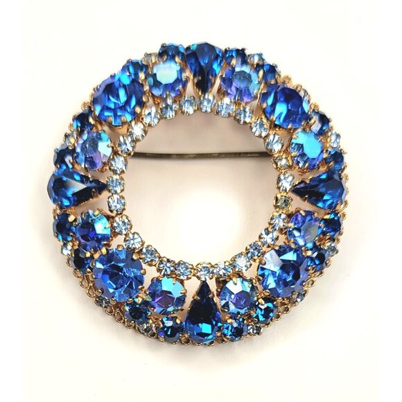 Austria Goldtone Blue Rhinestone Open Round Brooch Signed - Picture 7 of 8